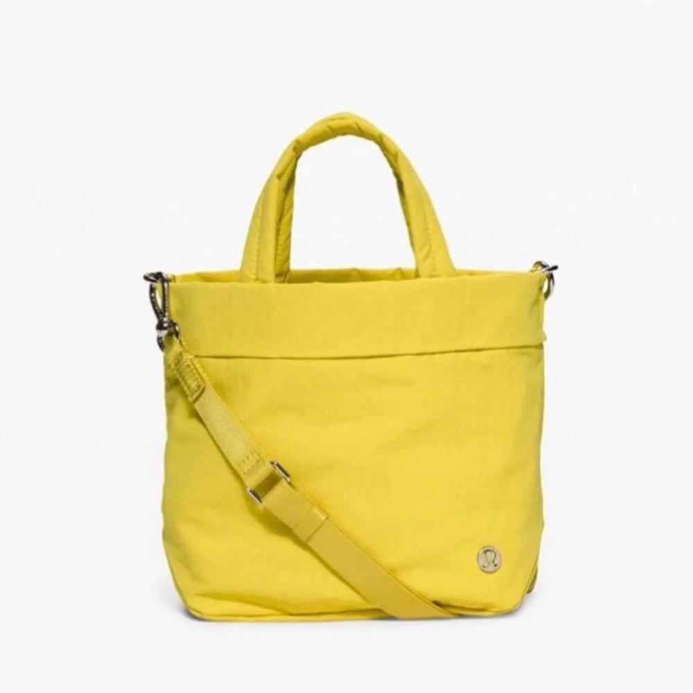 Lululemon on my level micro bag
